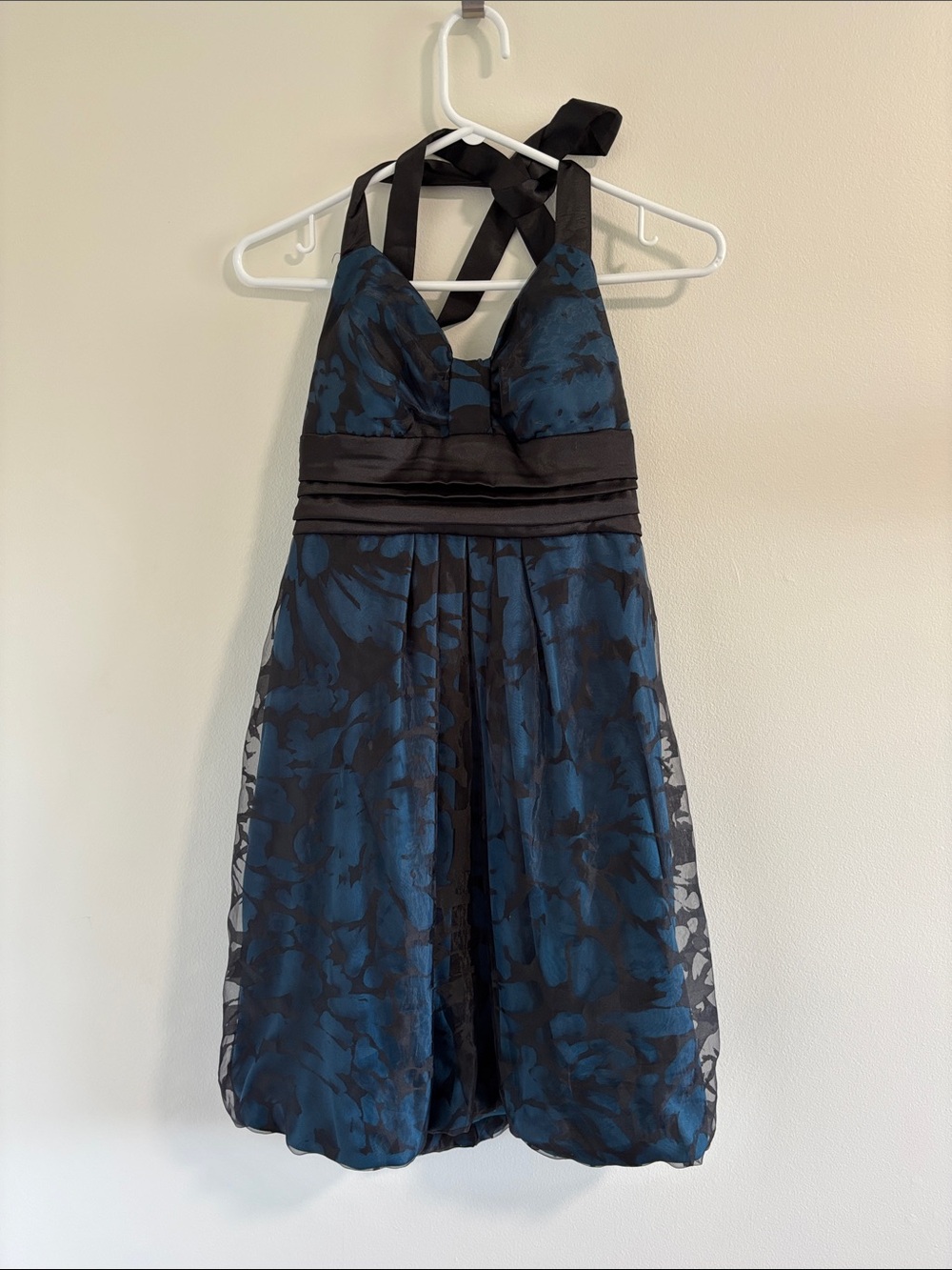 Le Château NWT Black and Teal Halter Cocktail Dress Women’s Size S